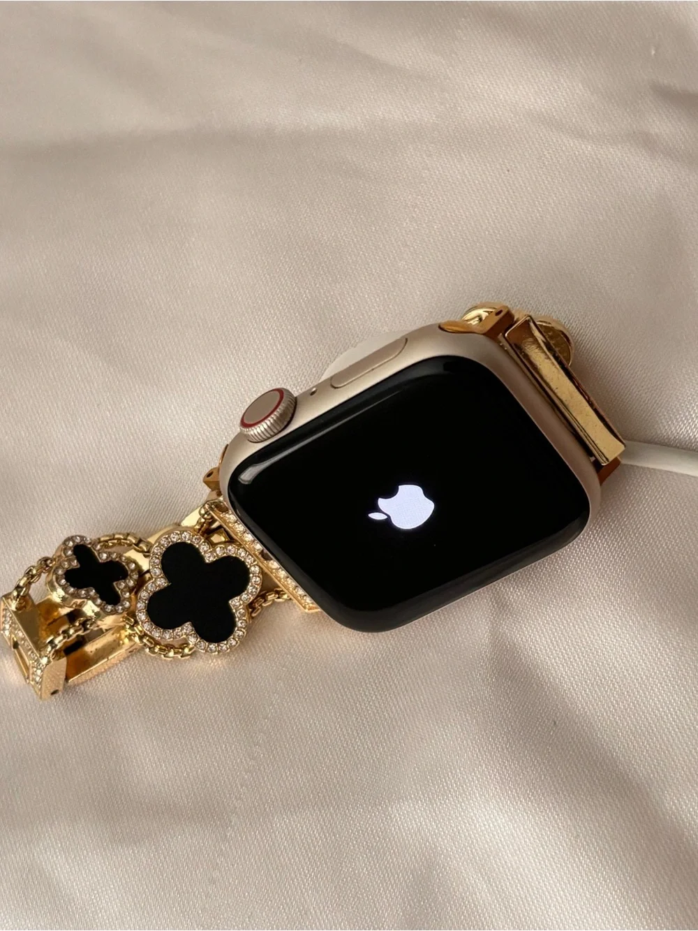Apple Watch SE 2nd Gen 40MM with Gold and Black Decorative Band